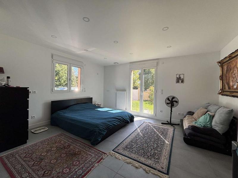 Maison - 210 m² - 7 pièces