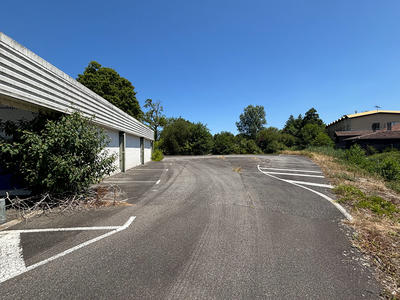 Local d'activité / Entrepôt - 850 m²