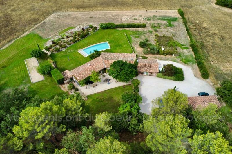 Maison - 215 m² - 6 pièces