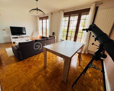 Appartement - 77 m² - 3 pièces