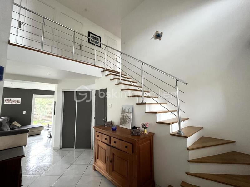 Maison - 166 m² - 7 pièces