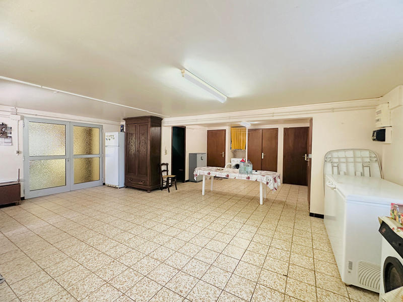 Maison - 169 m² - 8 pièces