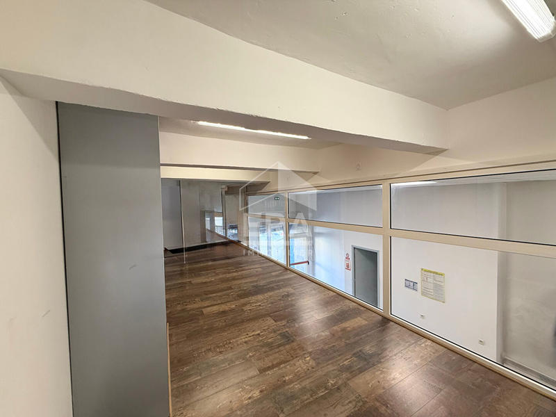 Local commercial - 177 m² - 3 pièces
