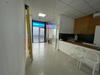 Local commercial - 68 m²