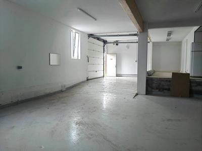 Entrepôt - 248 m²