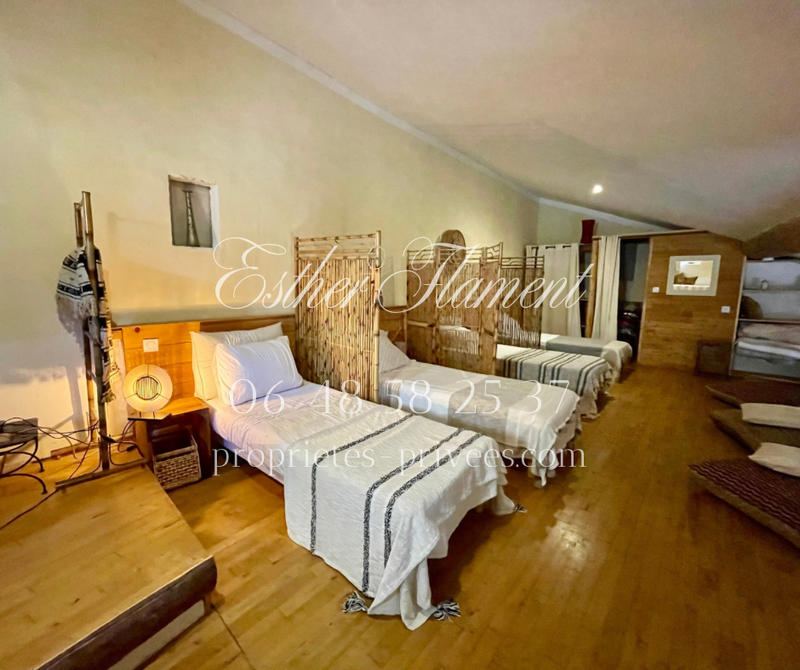 Demeure - 590 m² - 16 pièces