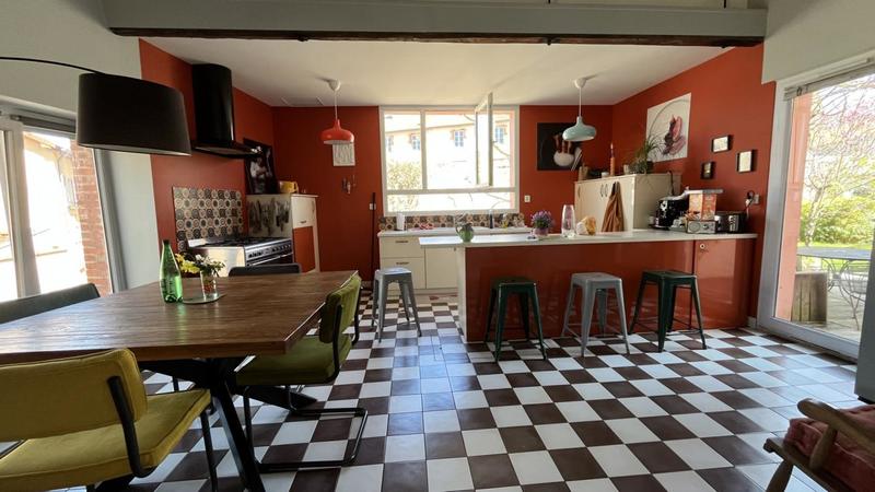 Maison - 250 m² - 7 pièces