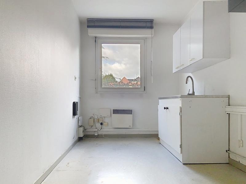 Local d'activités - 101 m² - 5 pièces