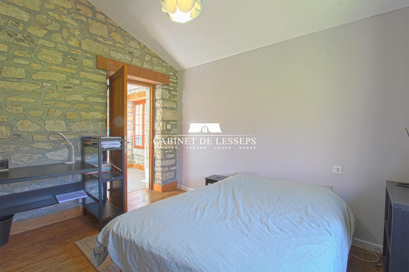 Maison - 238 m² - 7 pièces