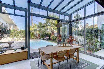 Maison - 235 m² - 6 pièces