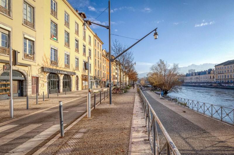 Duplex - 190 m² - 7 pièces