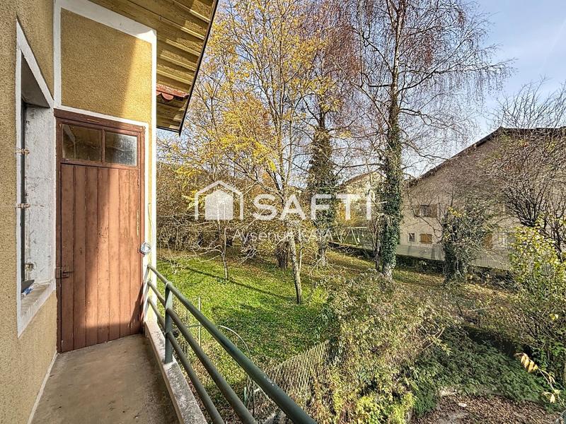 Maison - 250 m² - 8 pièces