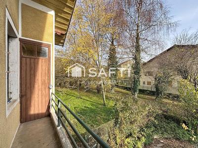 Maison - 250 m² - 8 pièces