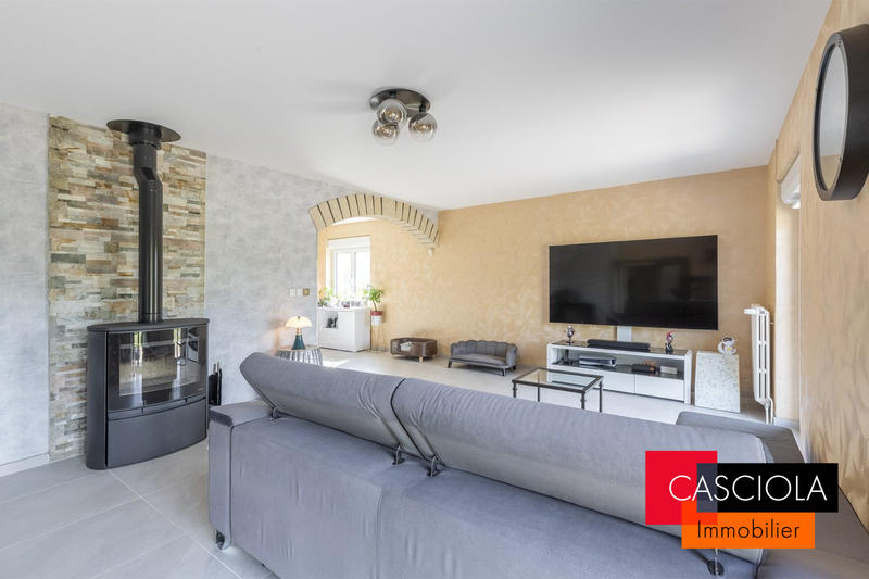 Maison - 216 m² - 7 pièces