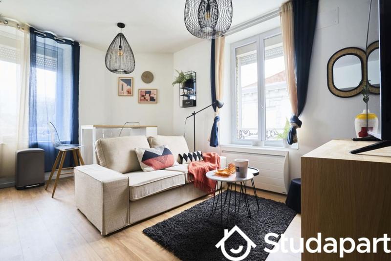 Chambre - 10 m² - 1 pièce