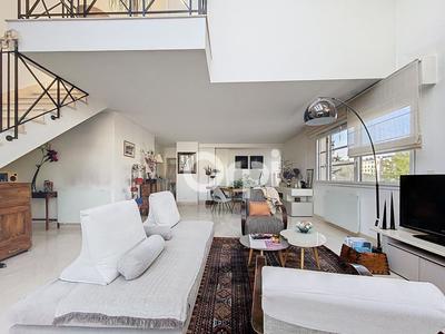 Duplex - 142 m² - 4 pièces