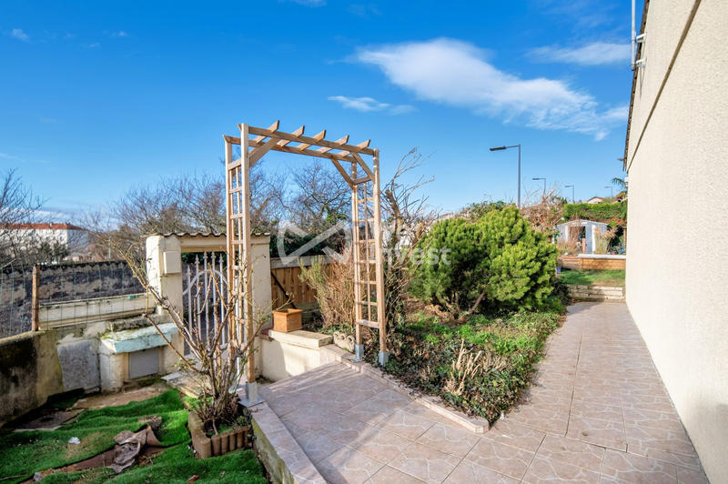 Maison - 97 m² - 5 pièces