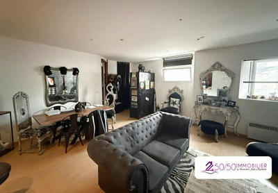 Appartement - 156 m² - 6 pièces