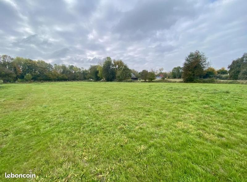 Terrain constructible - 718 m²