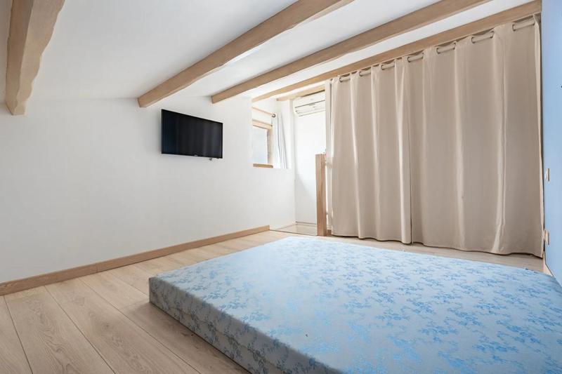 Appartement - 90 m² - 5 pièces