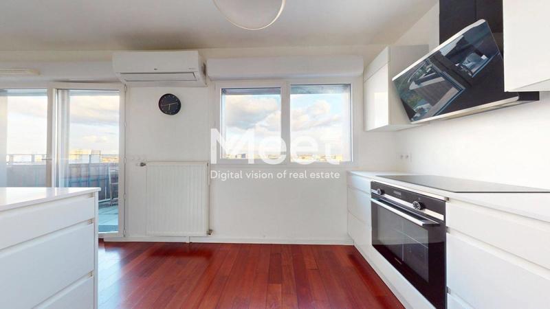 Appartement - 92 m² - 5 pièces