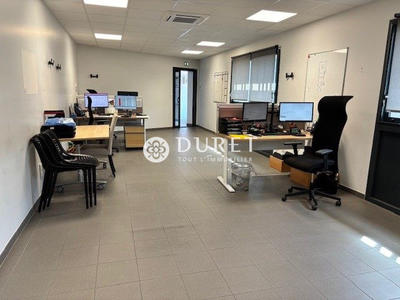 Local d'activités - 1 097 m²