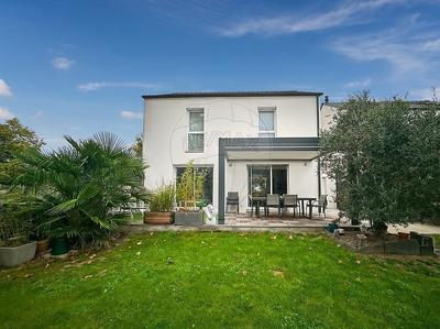 Maison - 118 m² - 5 pièces