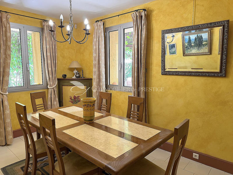 Mas - 257 m² - 9 pièces