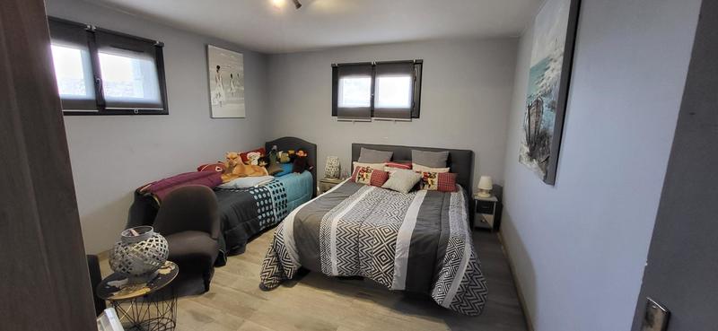 Maison - 230 m² - 10 pièces