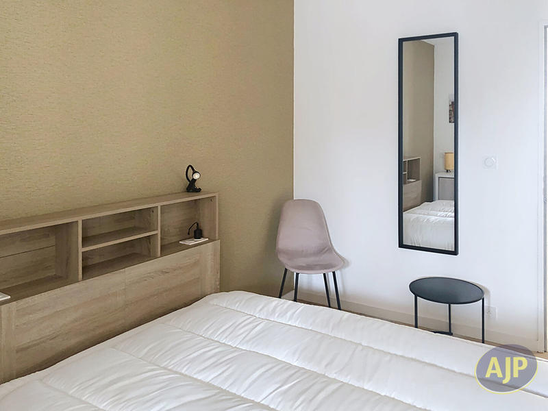 Chambre - 12 m² - 1 pièce