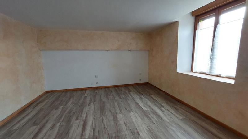 Maison - 200 m² - 3 pièces