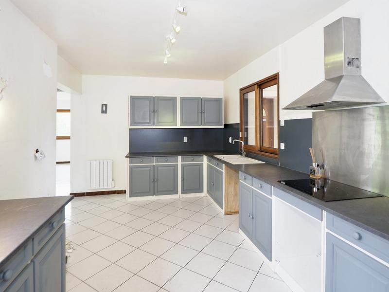 Maison - 250 m² - 13 pièces