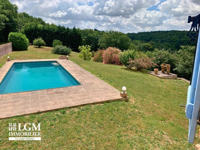 Maison - 213 m² - 3 pièces