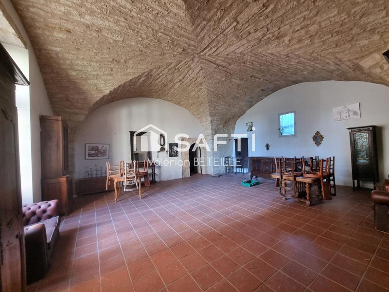 Château - 1 200 m² - 25 pièces