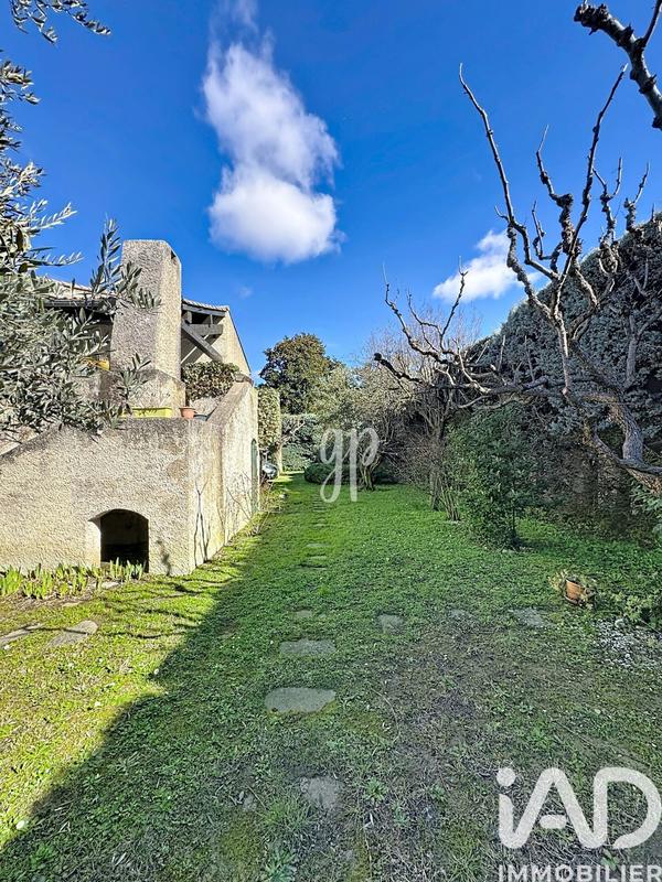 Maison - 233 m² - 7 pièces