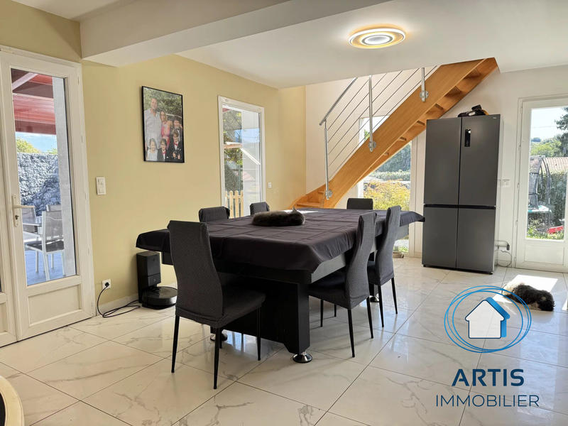 Maison - 140 m² - 6 pièces