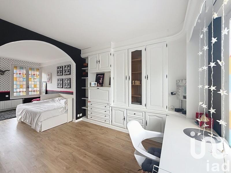 Maison - 291 m² - 12 pièces