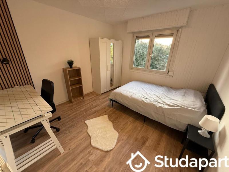 Chambre - 12 m² - 1 pièce