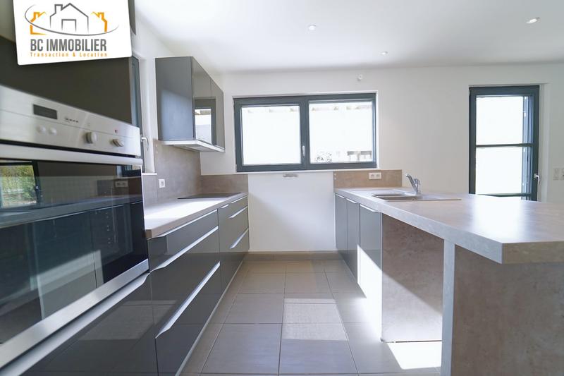 Maison - 104 m² - 5 pièces