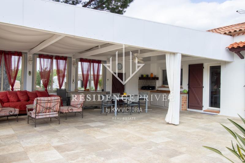 Maison chambre d'hôtes - 195 m² - 8 pièces