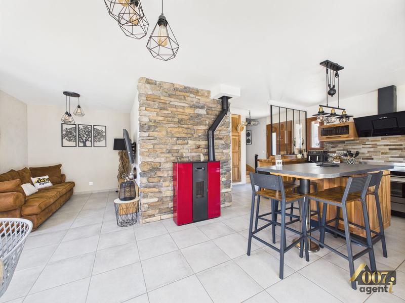 Maison - 101 m² - 5 pièces