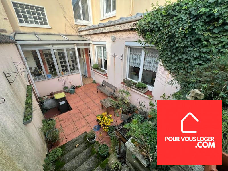 Maison - 200 m² - 7 pièces