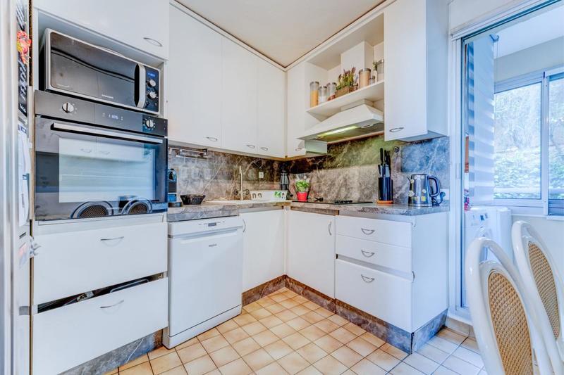 Appartement - 85 m² - 4 pièces