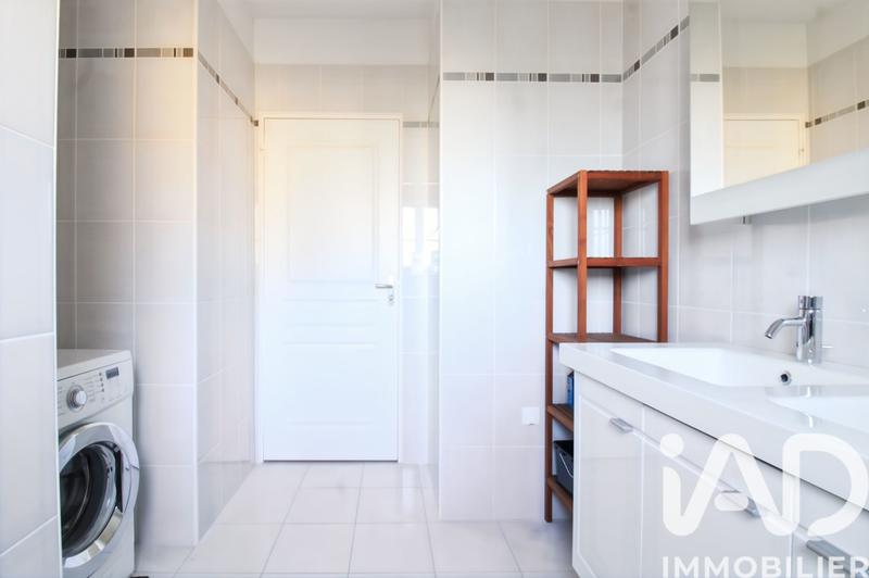 Maison - 235 m² - 7 pièces