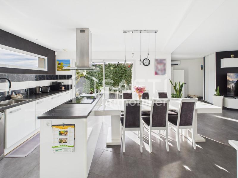 Maison - 147 m² - 5 pièces