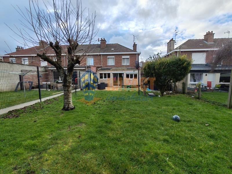 Maison - 98 m² - 4 pièces