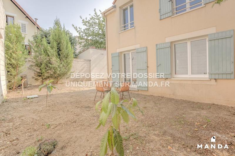 Chambre - 9 m² - 4 pièces