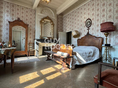 Maison - 212 m² - 8 pièces