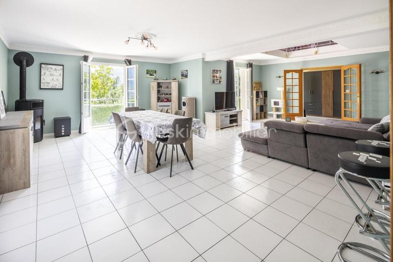 Propriété - 324 m² - 13 pièces