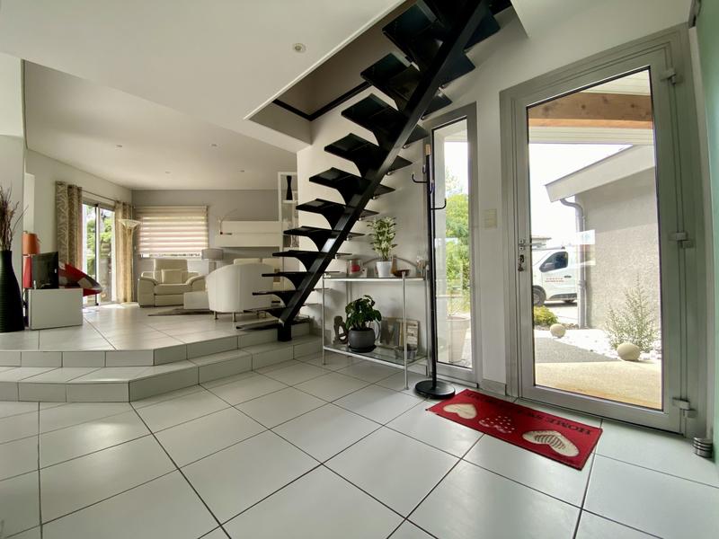 Maison contemporaine - 370 m² - 6 pièces